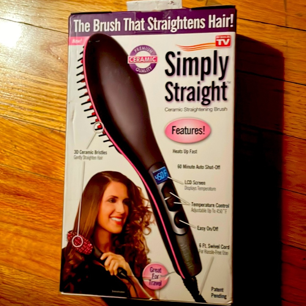 BNWT Simply Straight Ceramic Straightening Brush